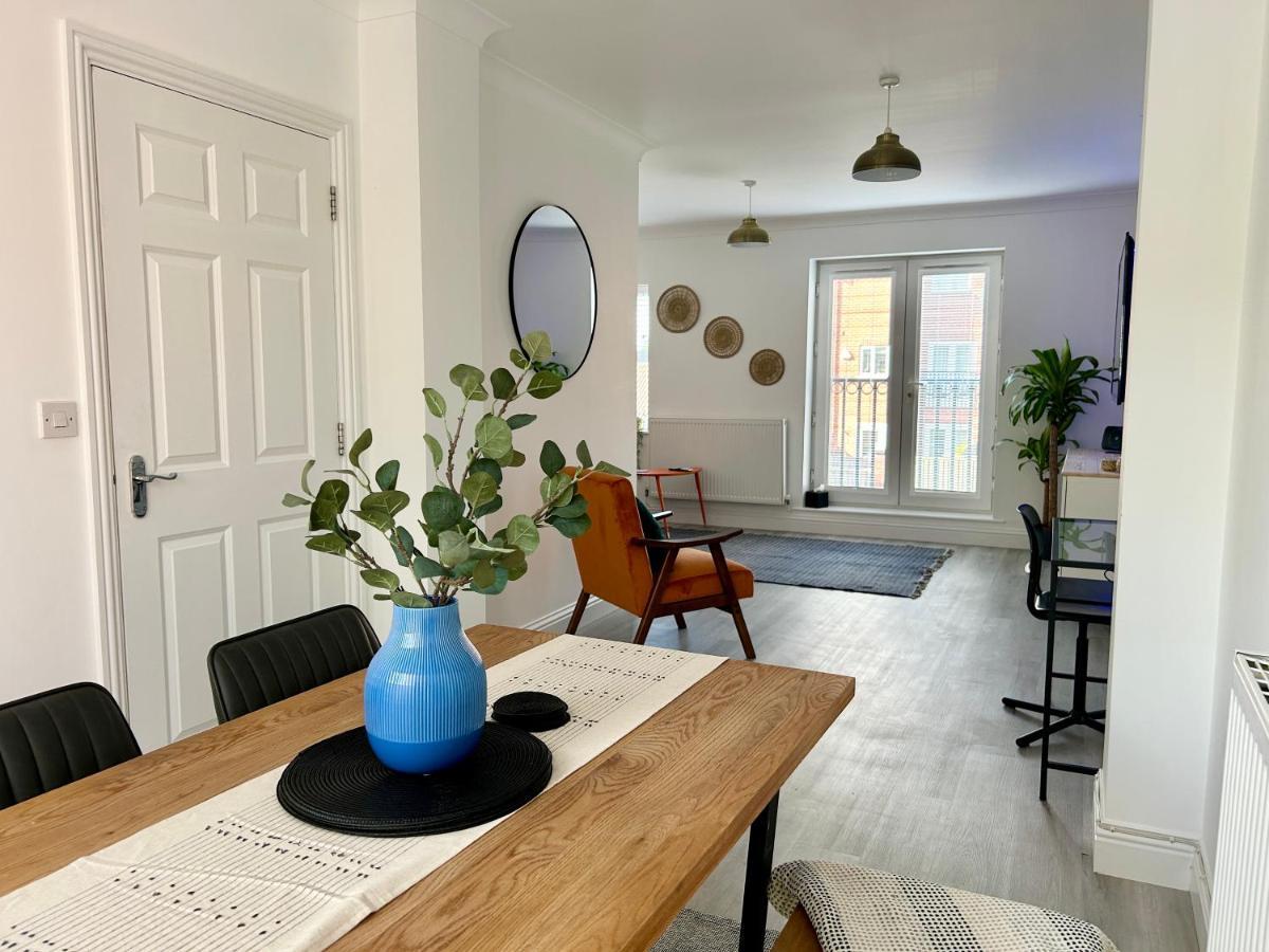 The Town House, Whole House Suitable For Contractors And Families Market Harborough Extérieur photo
